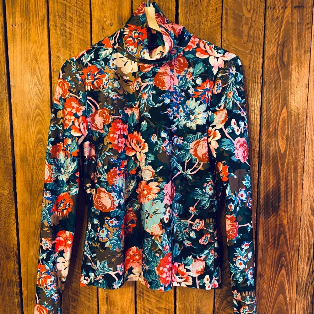 Floral turtleneck worn once, perfect condition.